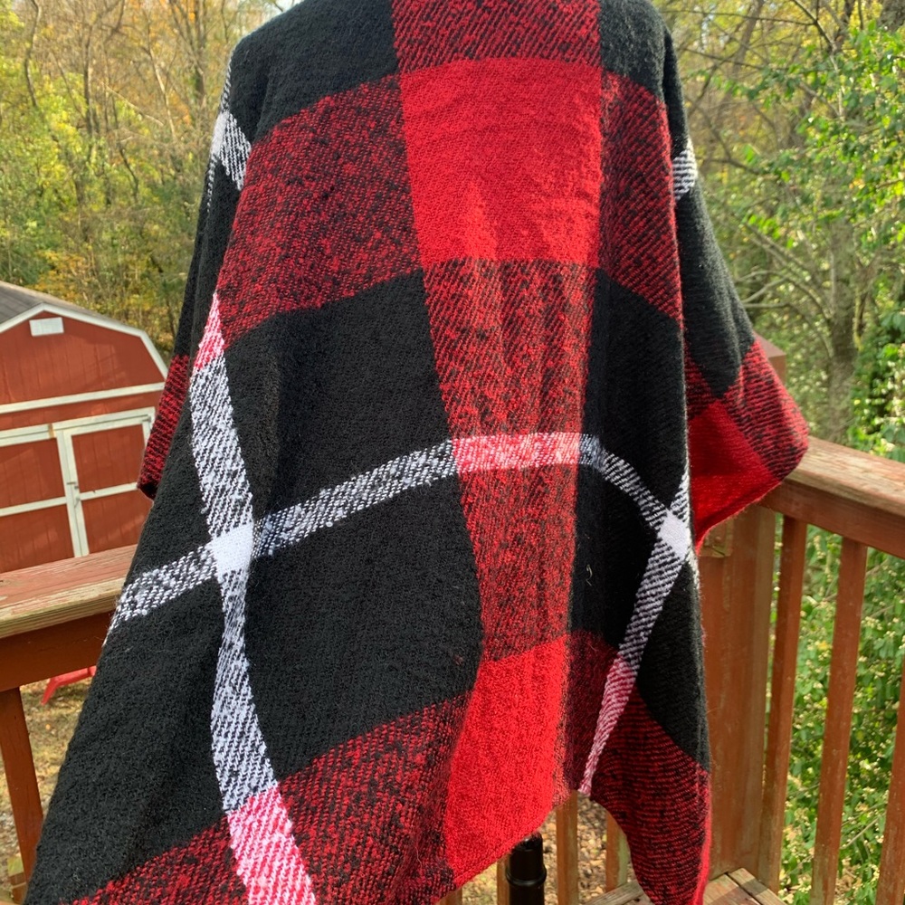 Red Plaid Poncho - Picture 7 of 9